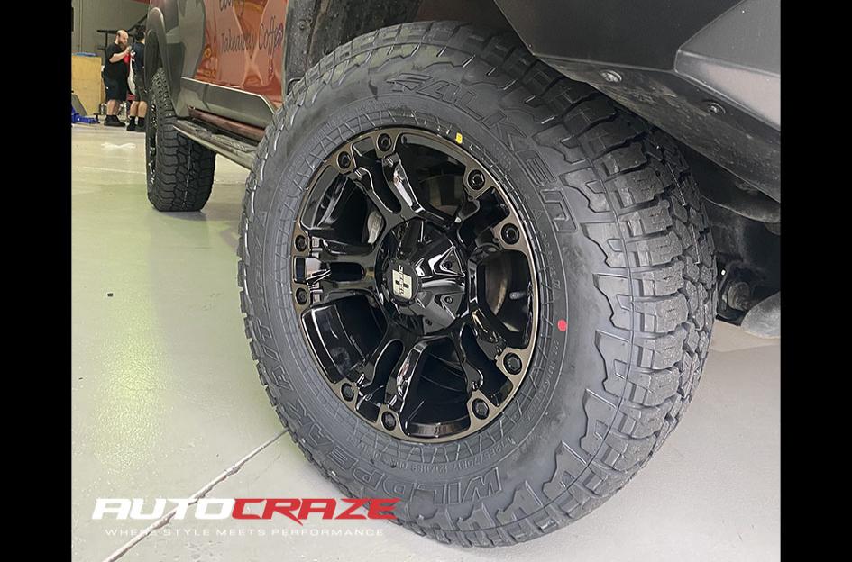 TOYOTA HILUX N80 4WD BROOKLYN BLACK MACHINED WITH DARK TINT